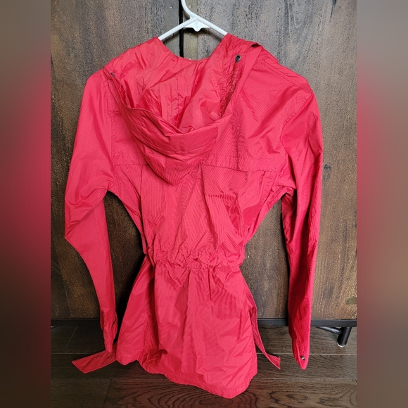 Red Columbia windbreaker with belt - Picture 3 of 3